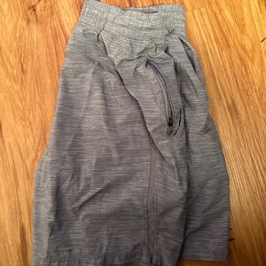 Lululemon Mens athletic shorts size S, 7” inseam